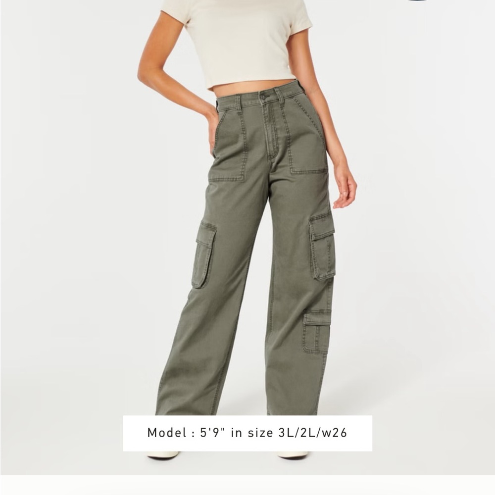 Hollister womens ultra high rise baggy cargo pant size 4r
